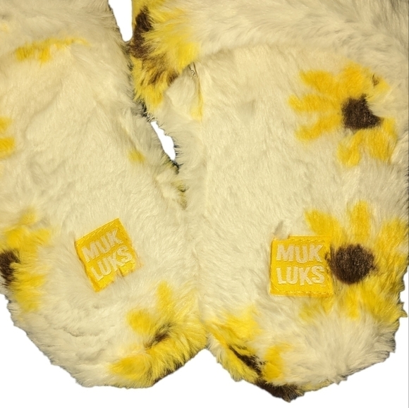 MUK Luks Luxury Fuzzy Sunflower Slippers Medium 7-8 Soft Furry Comfy Loungewear - Picture 6 of 7